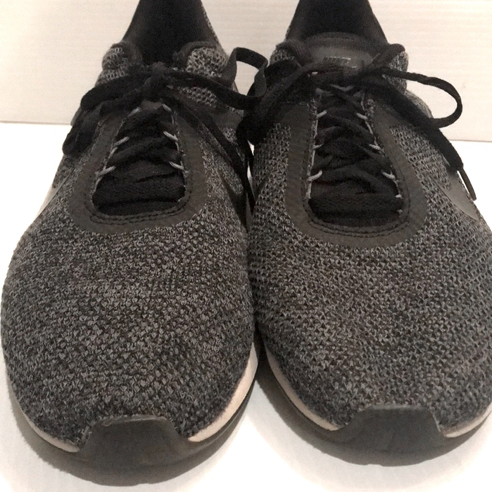 Nike Men’s Athletic /Running shoes Heather gray Tweed Material , Black size 12